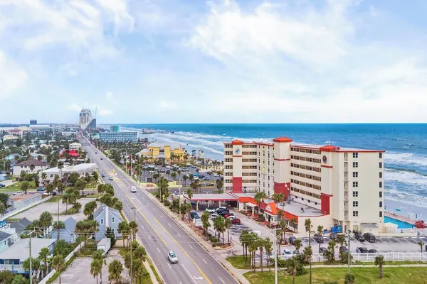 Photo 1 - Harbour Beach Resort 103