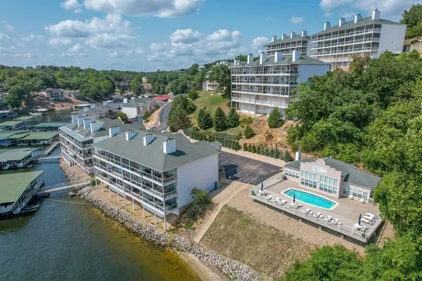 Photo 1 - Central Location, Pool Access & Breathtaking Views