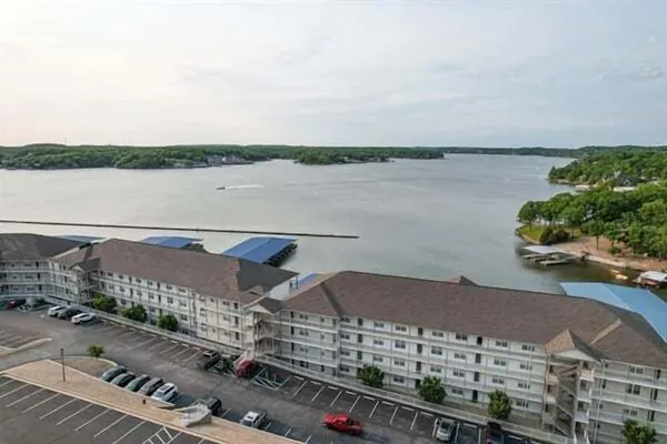 Photo 1 - Nautical-inspired Lakefront Unit w/ Awesome Views