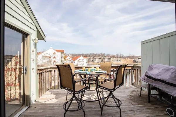 Photo 1 - Amazing Lakefront Pool On Coveted Horseshoe Bend!