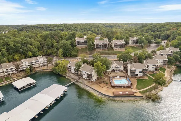 Photo 1 - Poolside Condo With Amazing Lake Views & Design