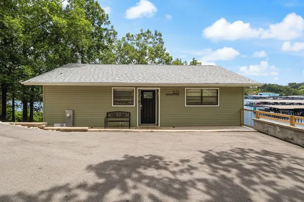 Photo 1 - Spacious, Central Location, Fire Pit, Boat Slip