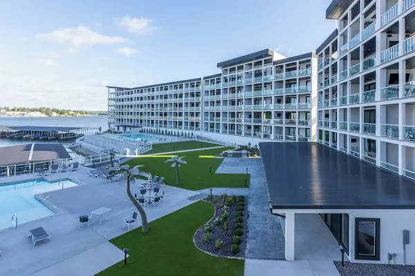 Photo 1 - Topsider Condo w/ Stunning Lake Views, Shuffleboard & King Beds