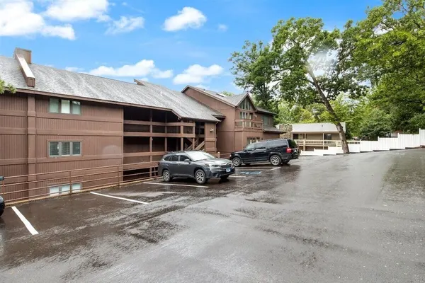 Photo 1 - Spacious Pet-friendly Lakeview Condo w/ Boat Slip & Pools