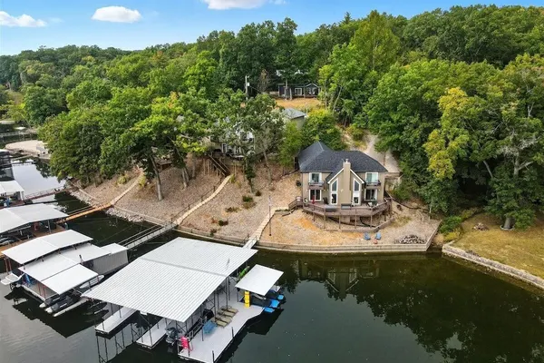Photo 1 - Expansive Deck, Beautiful Views, Private Dock & Boat Slip