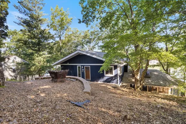 Photo 1 - Firepit, Kayaks, Paddle Board, Lake Views, Great Location