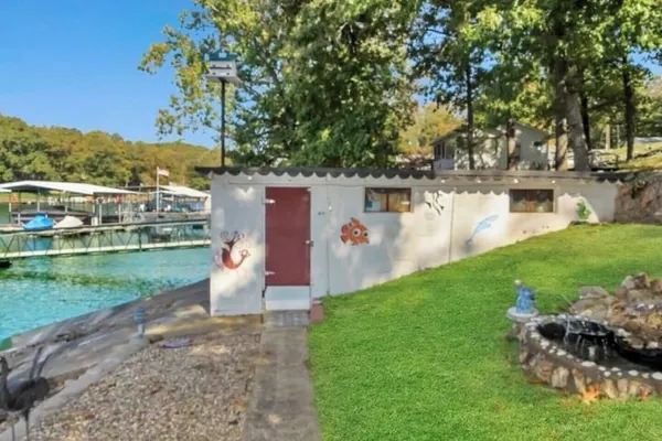 Photo 1 - Amazing Lake Experiences! Private Hot Tub, Aamazing Dock, Firepit & Two Layers of Decks