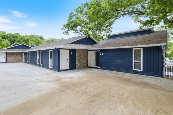 Photo 1 - Our Cove Retreat - Perfect for Wave-free Swimming, Tanning & Prime Location Fun!