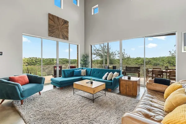 Photo 1 - Luxury 7BR Hill Country Gem With Barndominium