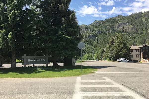 Photo 1 - Sv164 - Walk to Lifts & Town - Hot Tub & Pool