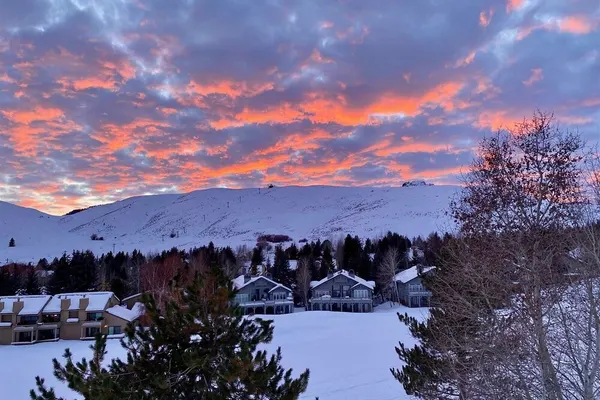 Photo 1 - Panoramic Views! Designer`s Condo on Golf Course W/resort Amenities