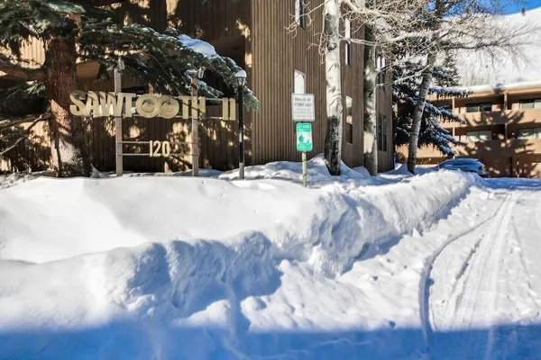 Photo 1 - Sawtooth Ski Condo - Hot Tub + Walk to Ski Slopes!