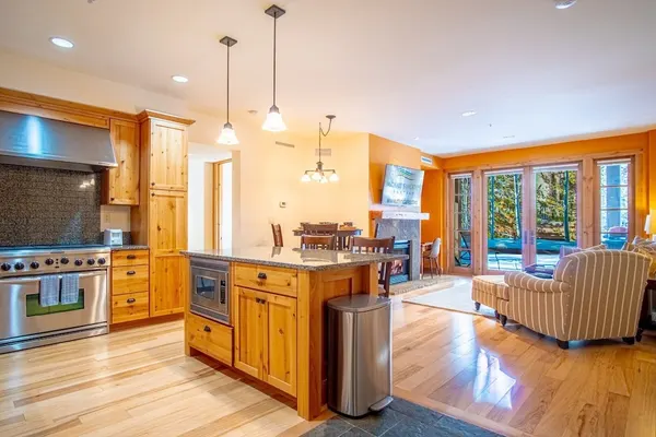 Photo 1 - Elkhorn Springs Sanctuary - Pool/hot Tub/underground Parking