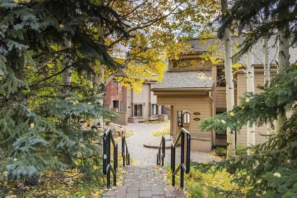 Photo 1 - Snow Creek 1541 - Ski-in/ski-out + Pool & Hot Tub