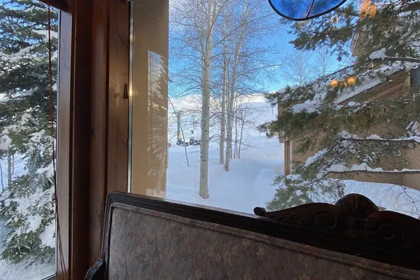 Photo 1 - Snow Creek 1551 - Ski-in/ski-out + Pool & Hot Tub