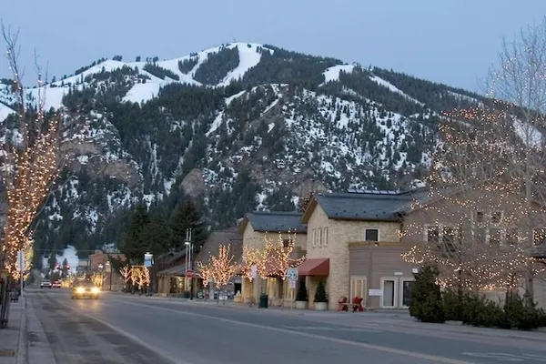 Photo 1 - Trail Creek Treasure - Luxury 3BD nr SV Ski Lifts