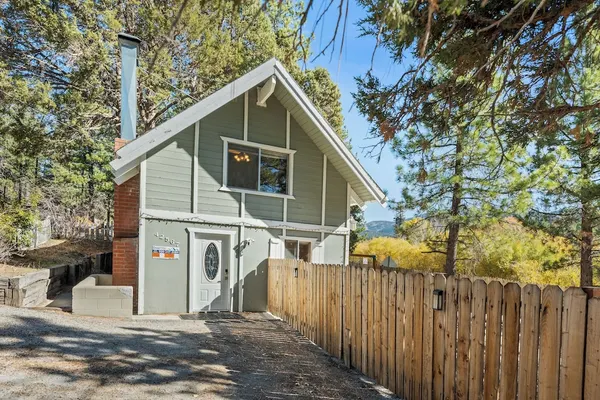 Photo 1 - Cougar Mt Getaway