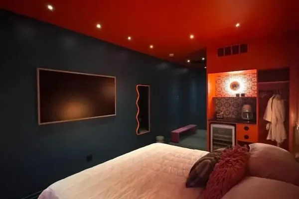 Photo 1 - Hotel Hilo 201