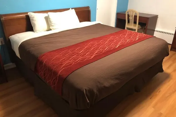 Photo 1 - Collier's Motel