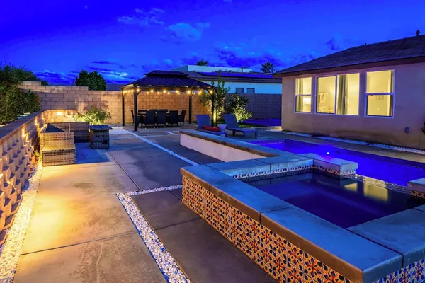 Photo 1 - @ Marbella Lane - Desert Dream Pool/spa & Games