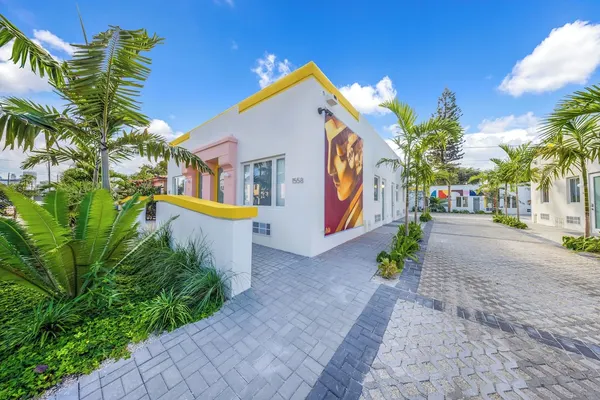 Photo 1 - El Jardín by Renzzi