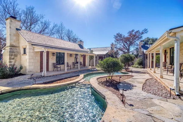 Photo 1 - Blacksmith Quarters