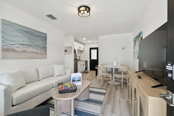 Photo 1 - Near Johns Pass 1 Block From Gulf Shores Treasure Island