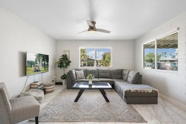 Photo 1 - Chic Scottsdale Apt 1 Fashionsquareoldtown4plex