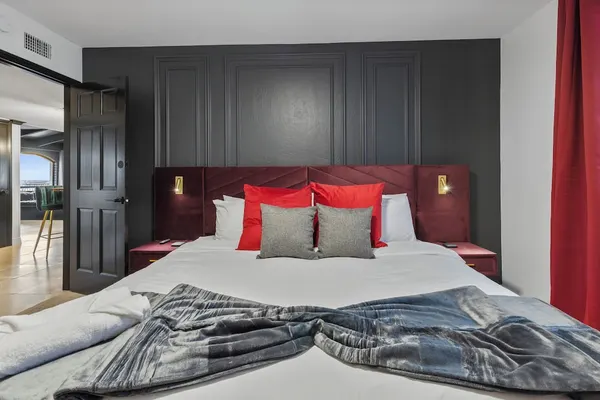 Photo 1 - Built Into A Mtn - Heated Pool & Lounge