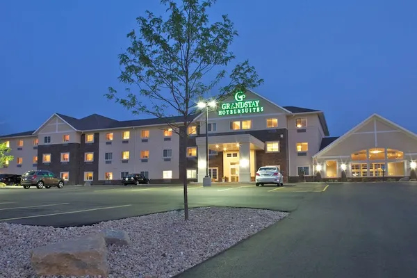 Photo 1 - GrandStay Hotel & Suites Mount Horeb - Madison