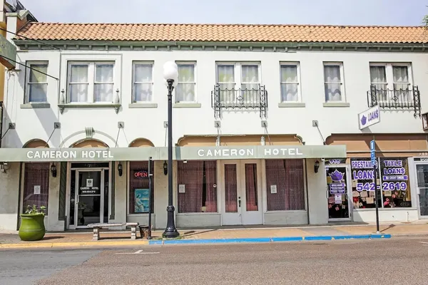 Photo 1 - OYO Historic Cameron Hotel Brownsville I-69E