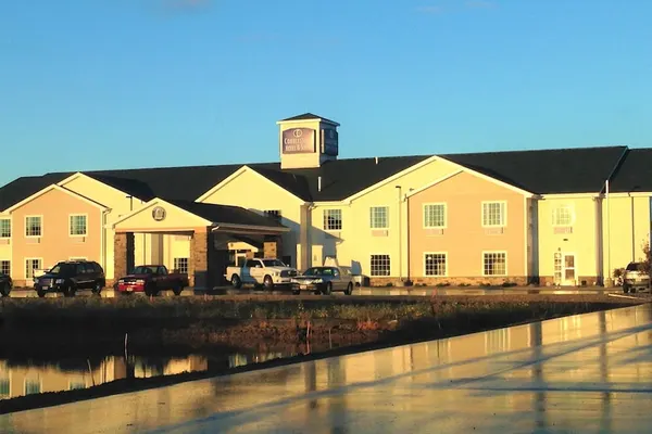 Photo 1 - Cobblestone Hotel & Suites – Pulaski/Green Bay