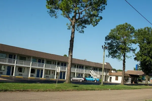 Photo 1 - Motel 6 Brinkley, AR