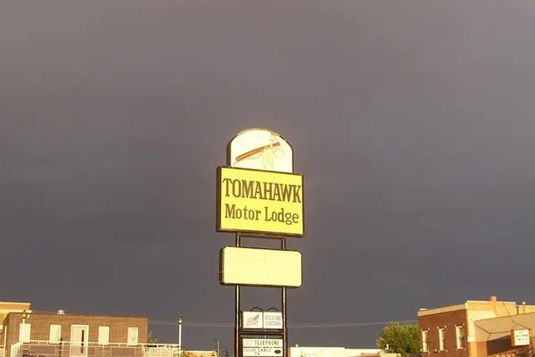 Photo 1 - Tomahawk Motor Lodge