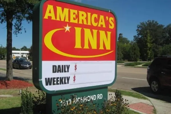 Photo 1 - America's Inn