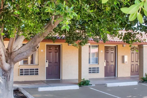 Photo 1 - Rodeway Inn Old Town Scottsdale