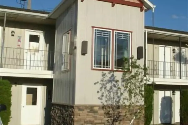 Photo 1 - Gateway Inn