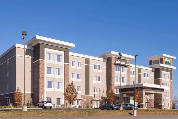 Photo 1 - La Quinta Inn & Suites by Wyndham Morgantown