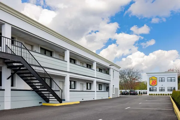 Photo 1 - Super 8 by Wyndham Lindenhurst