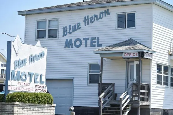 Photo 1 - Blue Heron Motel