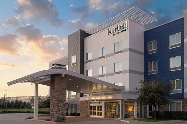 Photo 1 - Fairfield Inn & Suites Dallas West/i-30