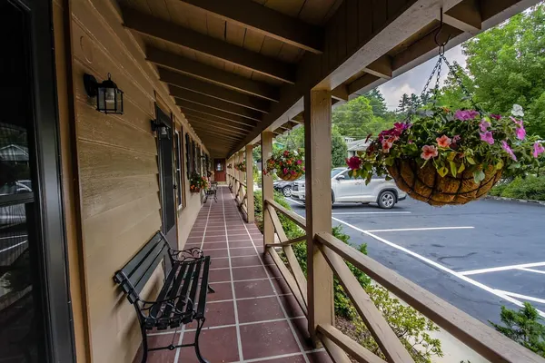 Photo 1 - Mountainaire Inn and Log Cabins