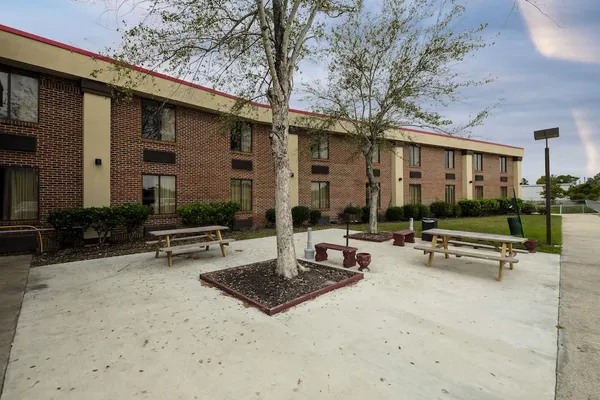 Photo 1 - Red Roof Inn & Suites Jacksonville, NC