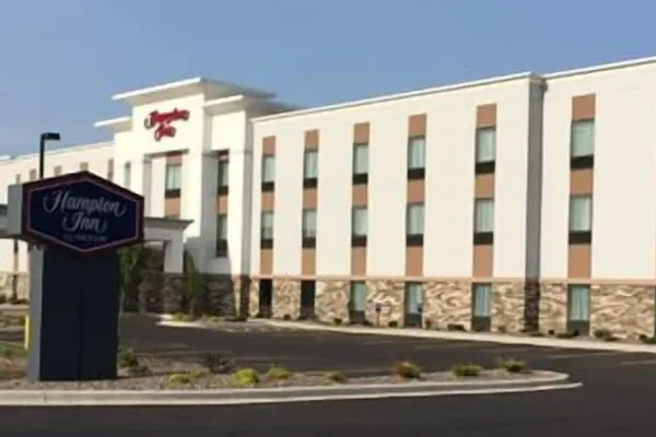 Photo 1 - Hampton Inn Fond du Lac