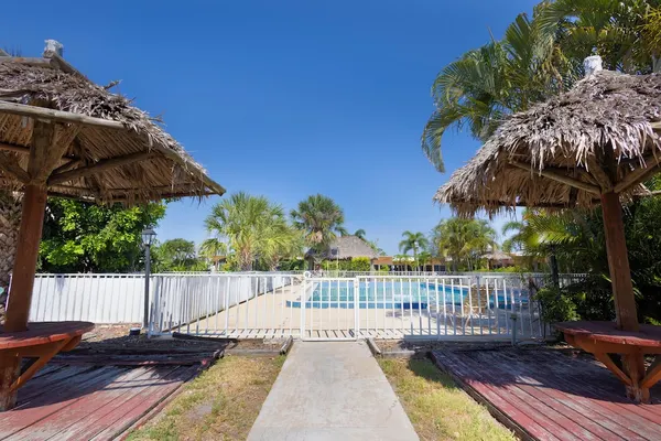 Photo 1 - Warm Mineral Springs Motel