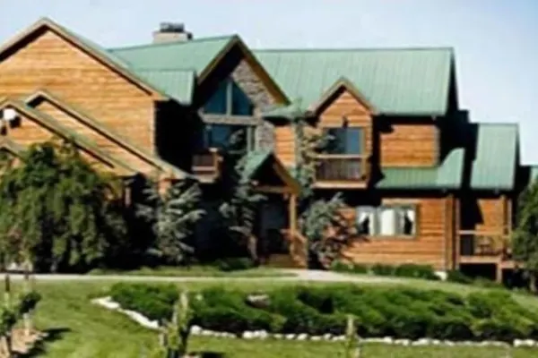 Photo 1 - Elk Creek Lodging