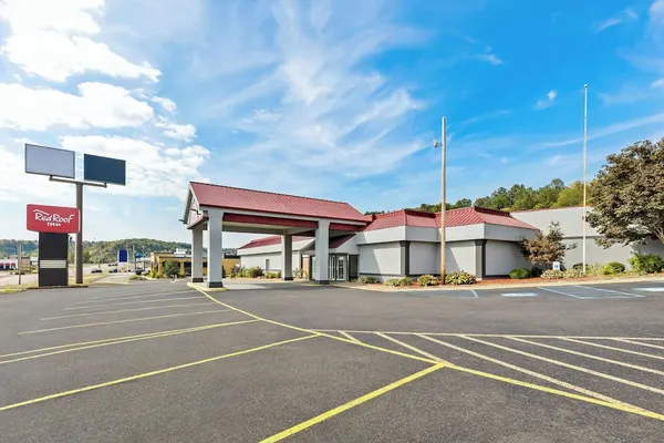 Photo 1 - Red Roof Inn Cambridge, OH