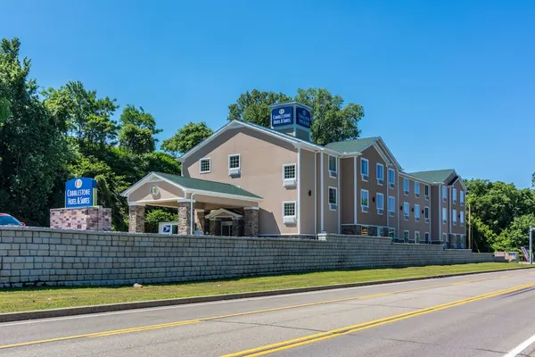 Photo 1 - Cobblestone Hotel & Suites - Erie