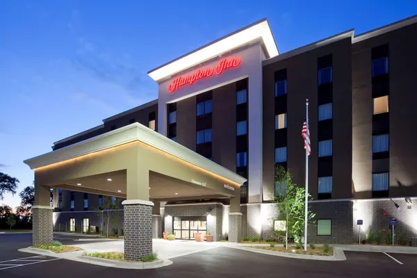 Photo 1 - Hampton Inn Minneapolis-Roseville