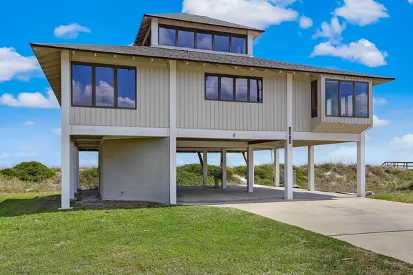 Photo 1 - Oceanfront Pet Friendly Unit by RedAwning